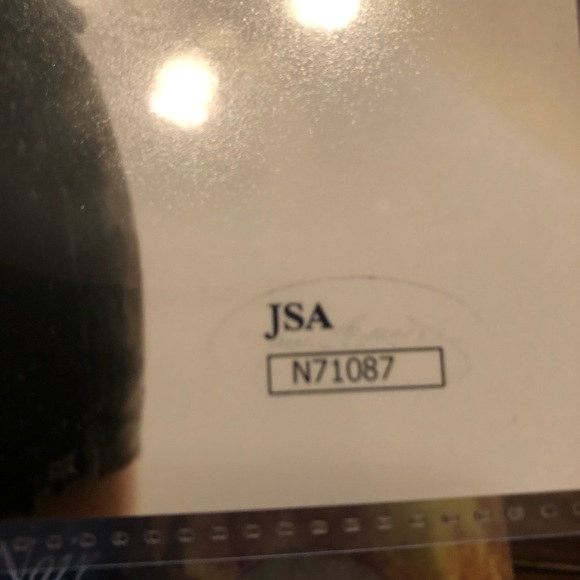 Robyn Rihanna Fenty signed (Rp) ✍🏼 - Picture 3 of 3